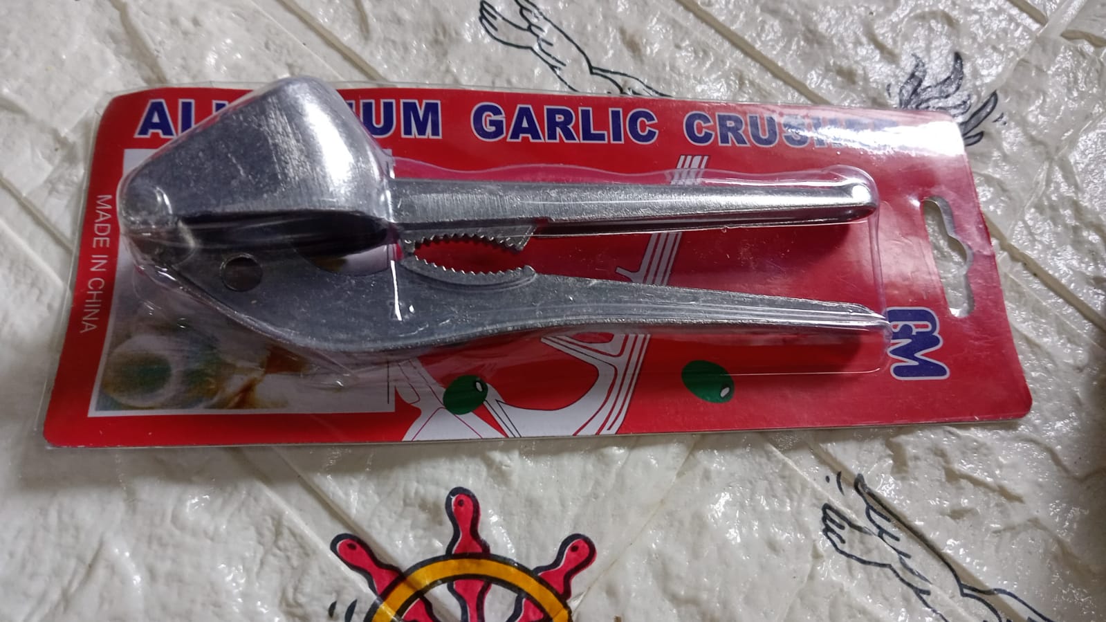 7030A Garlic Press All Aluminum Easy to Use with Light Weight without Difficulty Cooking Baking, Kitchen Tool, Dishwaher Safe 7030A Garlic Press All Aluminum Easy to Use with Light Weight without Difficulty Cooking Baking, Kitchen Tool, Dishwaher Safe